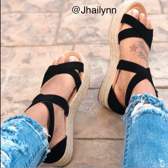 Last One-Black strappy Espadrille sandal - Picture 5 of 7